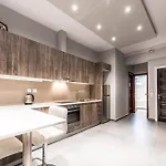 Canadian Hotel