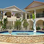 Canadian Hotel