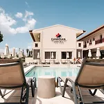 Hotel Canadian 3*