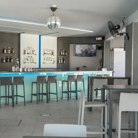 Canadian ホテル 3*