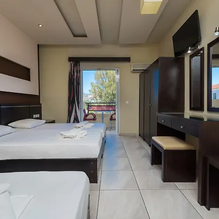 Canadian ホテル ラガナス