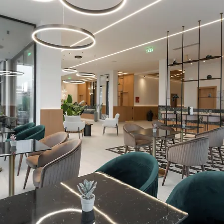 Hotel Canadian 3*