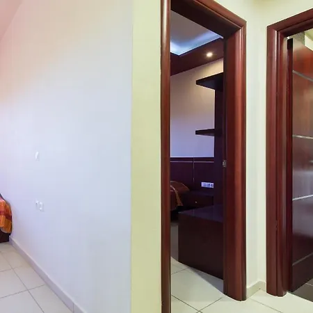 Hotel Canadian 3*