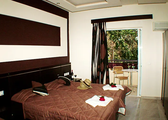 Hotel Canadian 3*