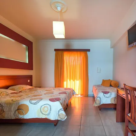 Canadian فندق 3*