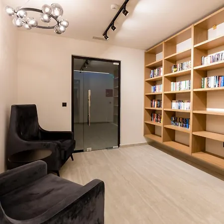 Canadian لاغاناس