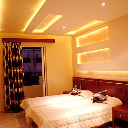 Canadian لاغاناس