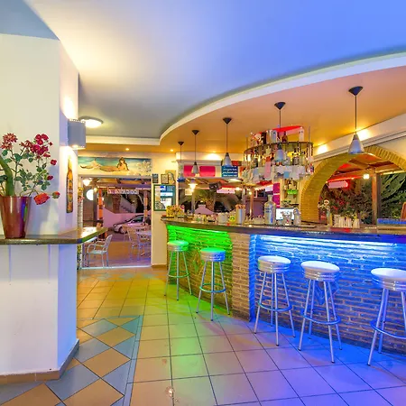 فندق Canadian لاغاناس