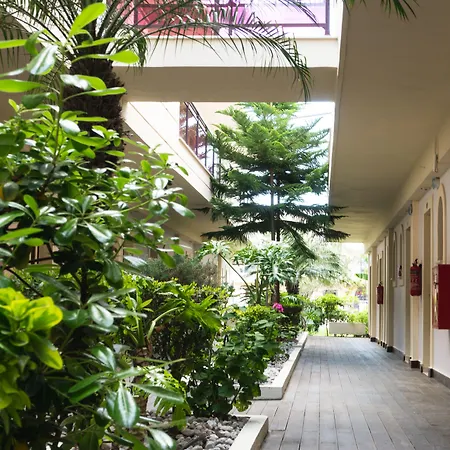 Canadian 3* لاغاناس